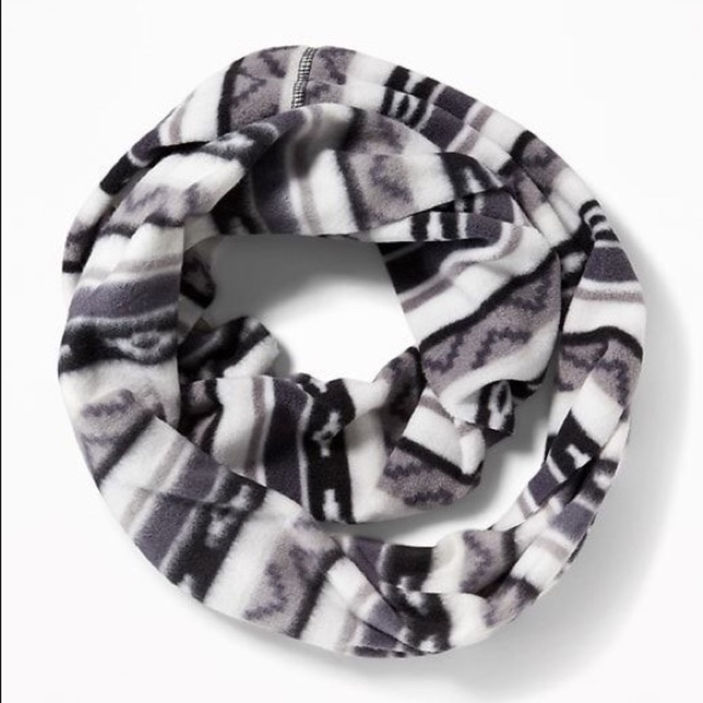 NIP Old Navy Performance Fleece Snood Scarf